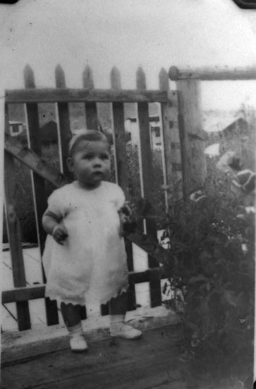 Joan 10 months Scott, 1937