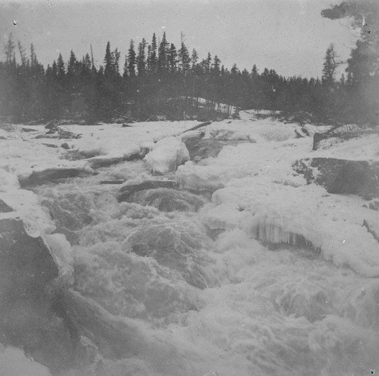 Bell River between Lake Linderman & Lake Bennett, 1898