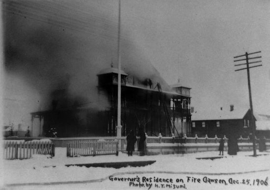 Commissioner's Residence on Fire Dawson, Dec. 25, 1906.
