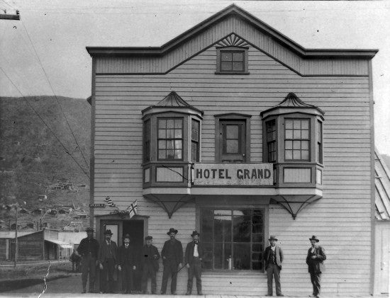 Hotel Grand, 1901
