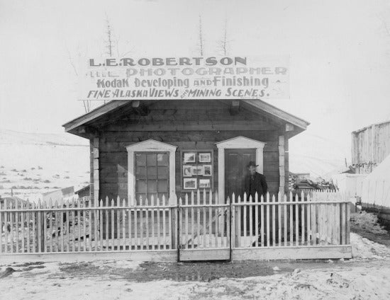 L.E. Robertson Photography Studio, 1901