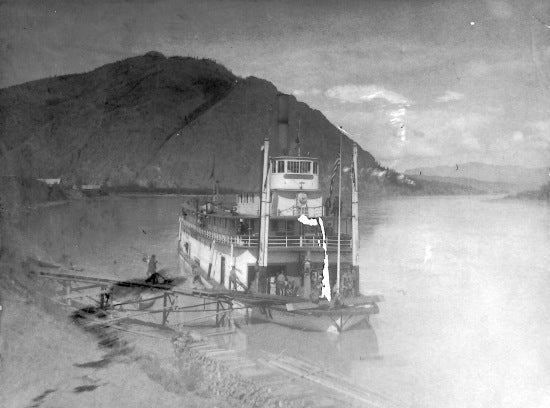 Sternwheeler Victorian, c1920