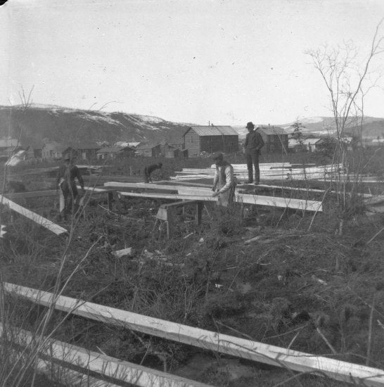 Construction at Klondike City, c1900