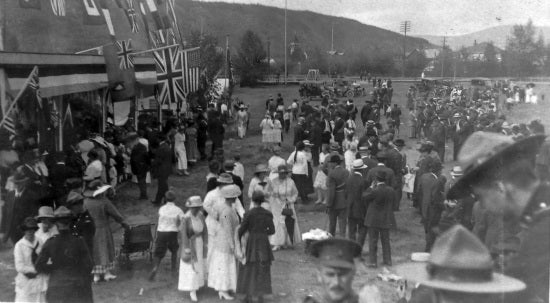Dawsonites at Minto Park, August 18, 1919
