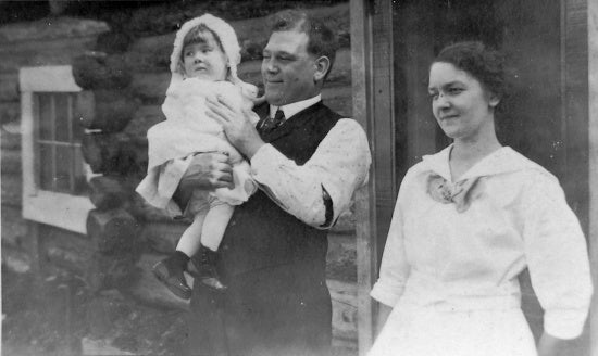 William Thomas, Meta and Edora Turnbull, c1917