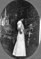 Doris Bell, c1914