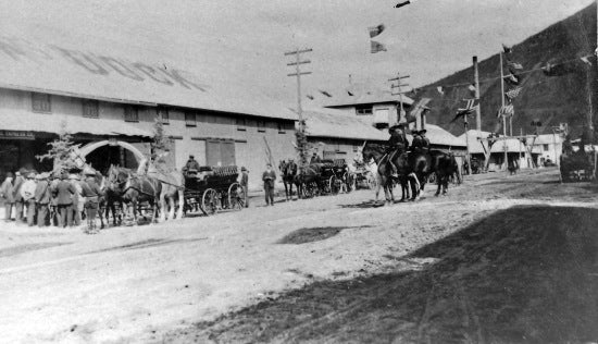 Awaiting the Governor General, July 1909.