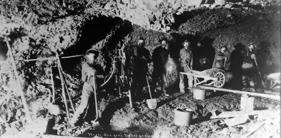 31 Below Discovery, Dominion Creek, c1900.