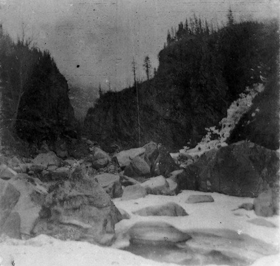 En Route to the Klondike, 1898.