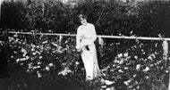Bess MacFarlane, c1912.