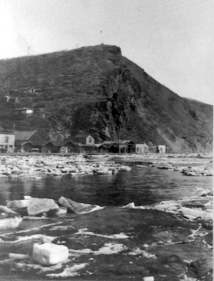 South Dawson and Crocus Bluff, c1915.