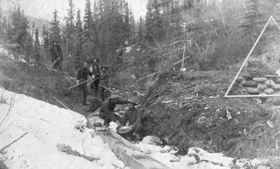 No. 32 Above Discovery, Sulphur Creek, c1900.