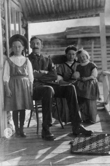 Brimston Family, c1915.